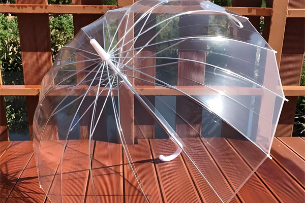 Característica de la lona clara de PVC